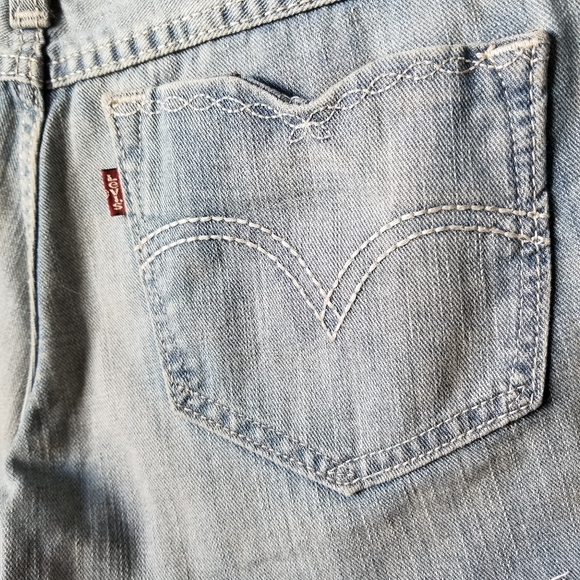 Levi's jean shorts - Picture 7 of 8